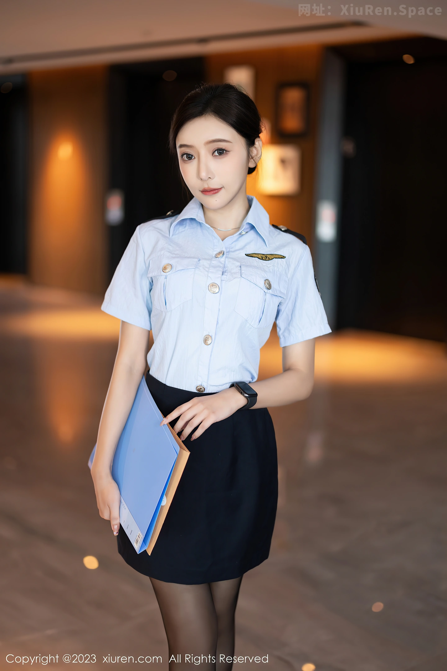 图片[4]-[XiuRen秀人网]VOL.7340 女神王馨瑶yanni性感女警制服露黑色蕾丝内衣秀惹火身材诱惑写真82P-秀人网官方网站